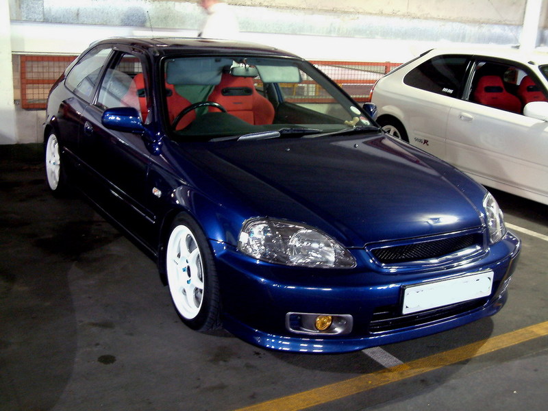 This one is a real EK9 Type R repainted Electron Blue Pearl from the USDM 