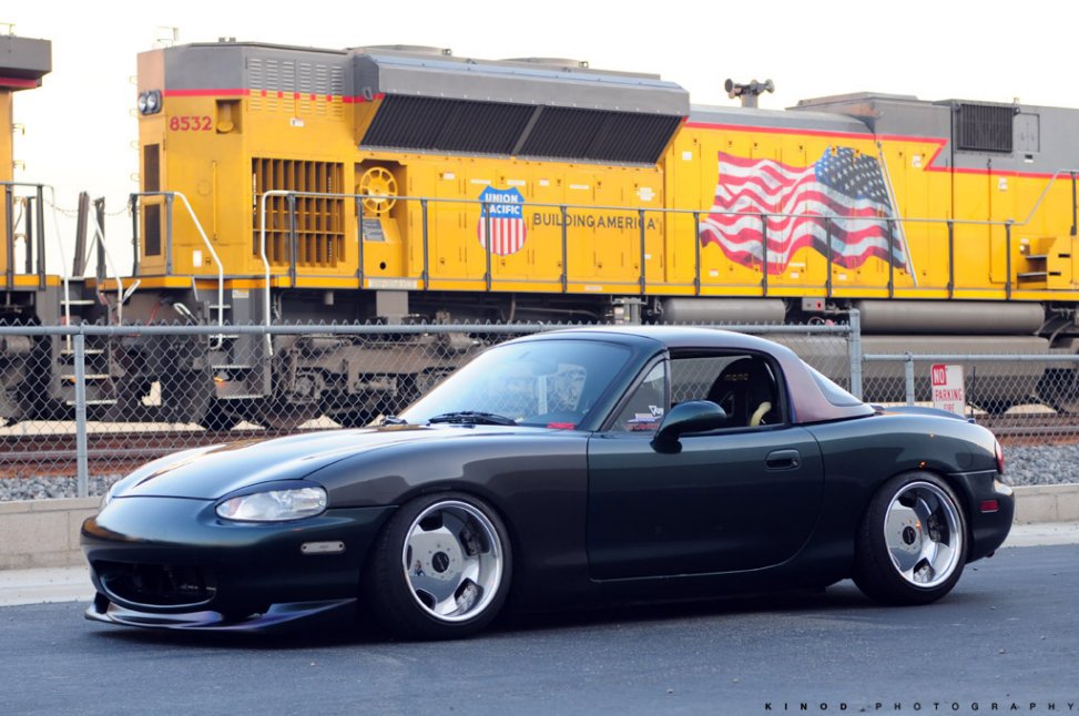 Posted in Uncategorized with tags Miata on April 17 2009 by ekhatch